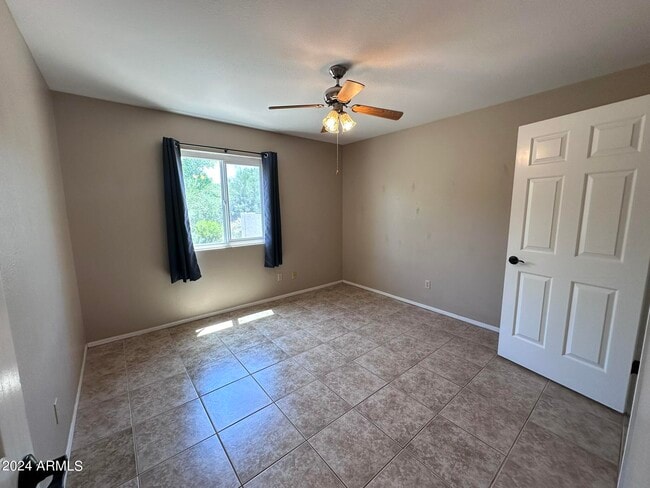 Building Photo - 16421 E Ashbrook Dr