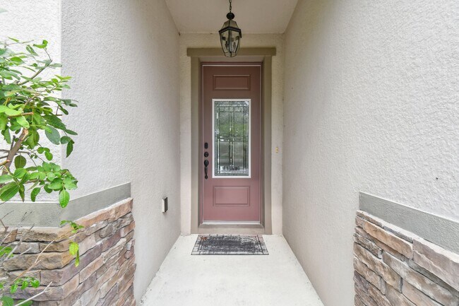 Building Photo - Spacious 4 Bed, 2 Bath Single Family Home ...