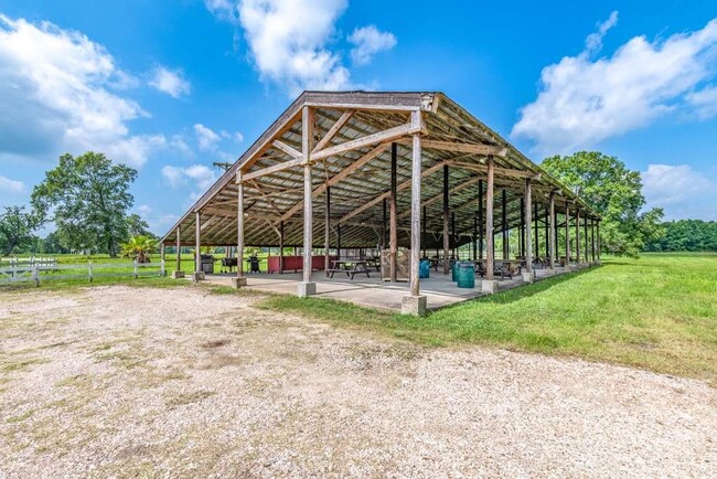 Building Photo - 132 Pine Ridge Dr