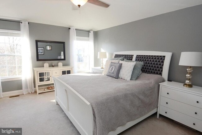 Building Photo - 326 W Hamlin Ave