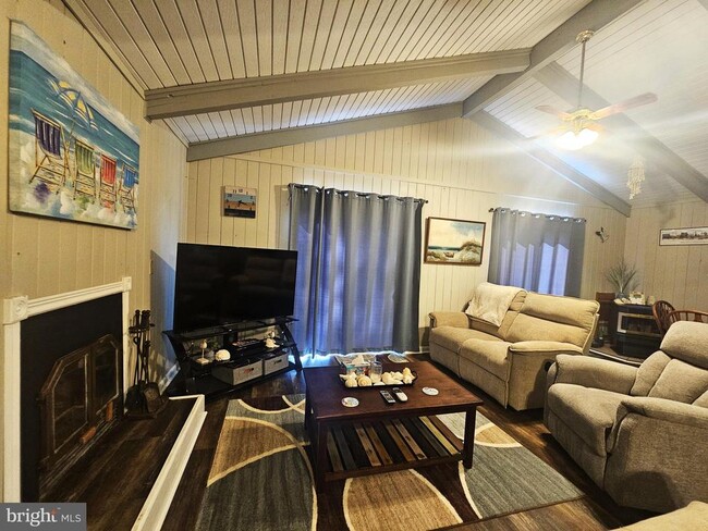 Building Photo - 37420 Neptune Dr