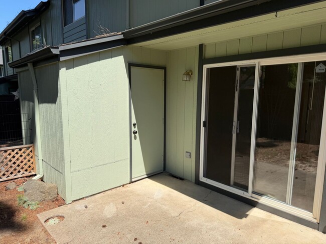Building Photo - 1638 Fetters Loop