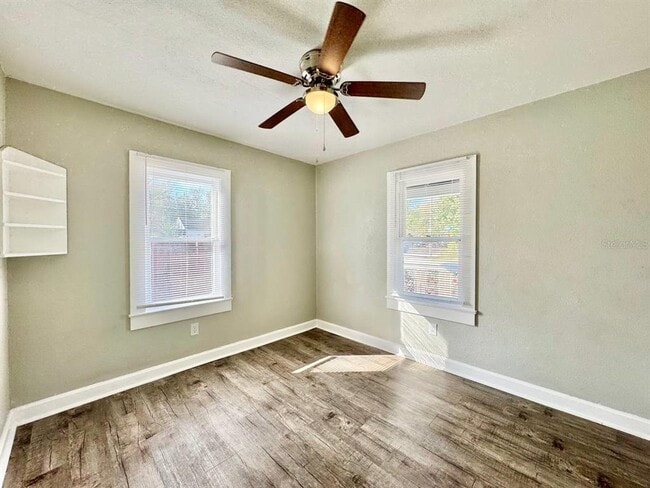 Building Photo - 1601 E Maple Ave