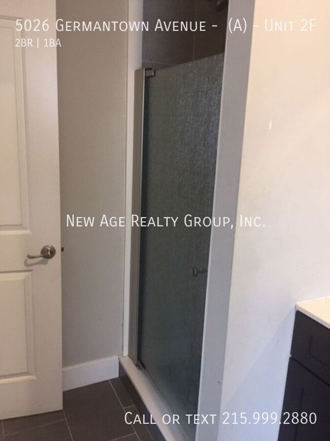 Building Photo - Recently updated 2 bedroom, 1 bathroom apa...