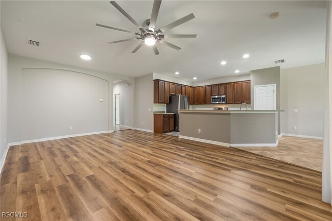 Building Photo - 16530 Whispering Trace Ct