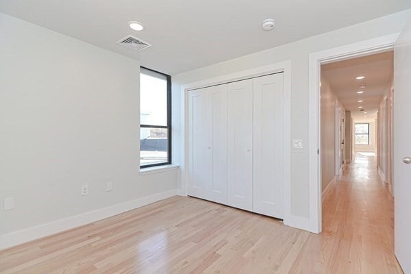 Building Photo - 1674 Beacon St