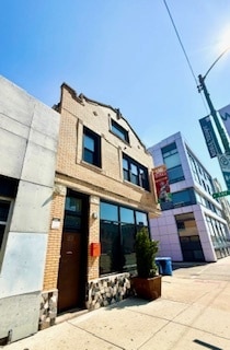 Building Photo - 831 N Ashland Ave