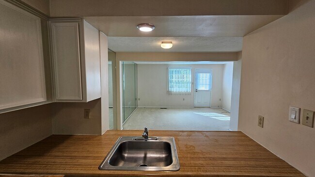 Building Photo - 1103 Bonnie Brae Dr