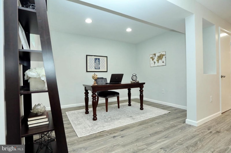 Building Photo - 2609 Dakota St