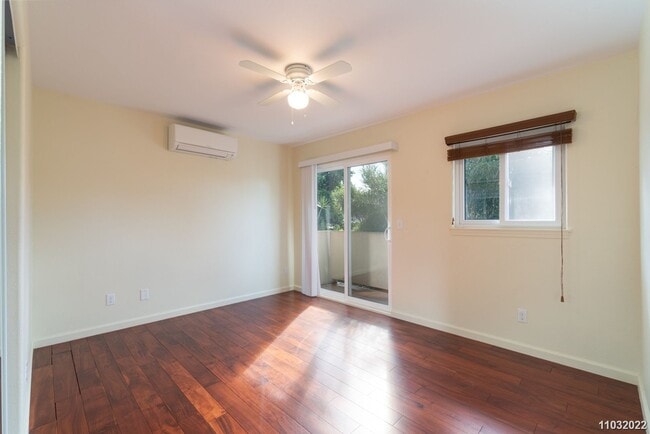 Building Photo - Available Now! Updated 3BR/2BA/2PKG unit i...