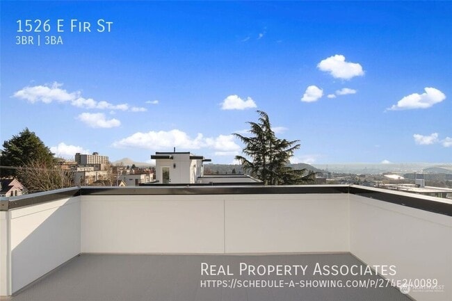 Building Photo - 1526 E Fir St