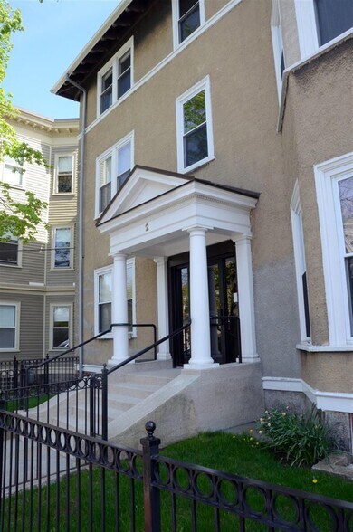 Building Photo - 2 Sacramento St