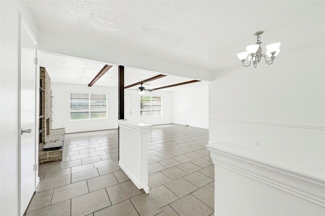 Building Photo - 1718 Foxwood Ct