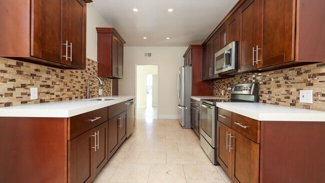 Building Photo - 1220 N Coast Hwy