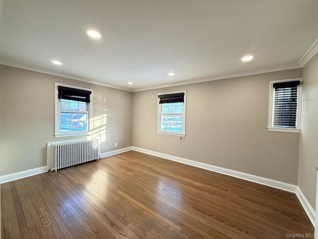 Building Photo - 201 Sydney Ave