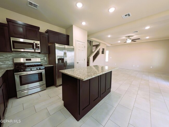 Building Photo - 616 Rafael Marmolejo St