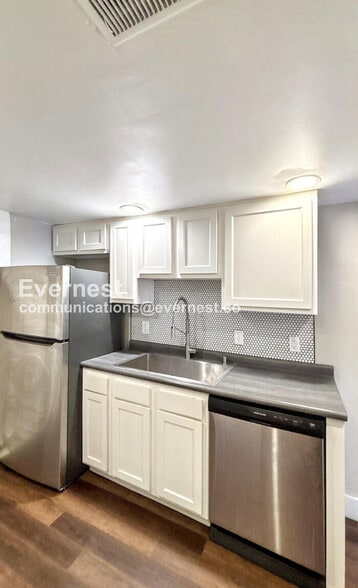 Building Photo - 1494 Manchester Ave