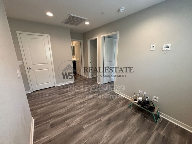 Building Photo - 12843 Greenstone Way