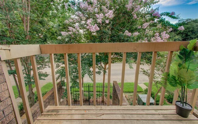 Building Photo - 12697 Briar Patch Dr