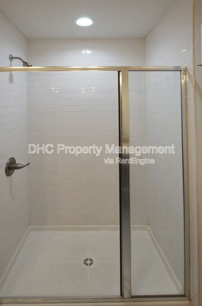 Building Photo - 2290 Connally Pl