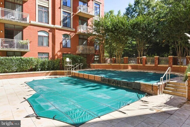 Building Photo - 1220 N Fillmore St