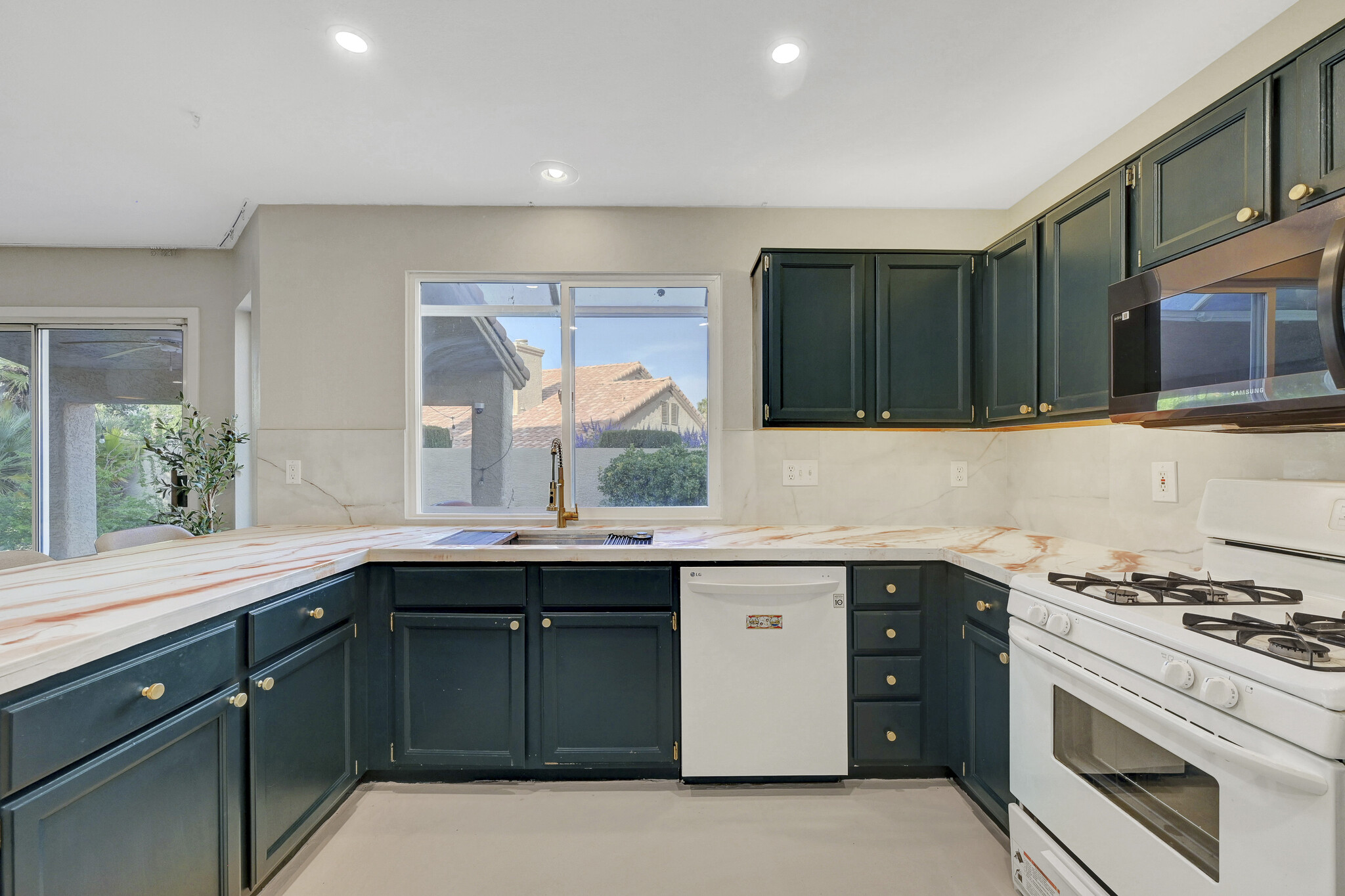 Building Photo - 2136 Birch Gray Dr
