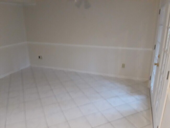 Building Photo - 440 Myrtlewood Cir