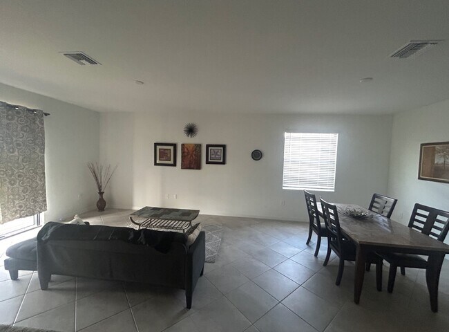 Building Photo - 3870 Passion Vine Dr