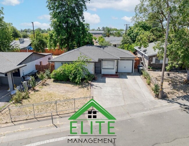 Building Photo - Charming Updated Home in Convenient Sacram...