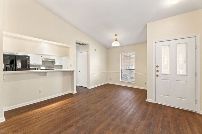 Building Photo - AUS2518 Howellwood