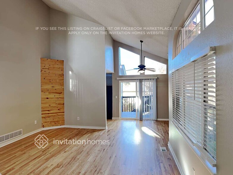 Building Photo - 11001 Needles Ct