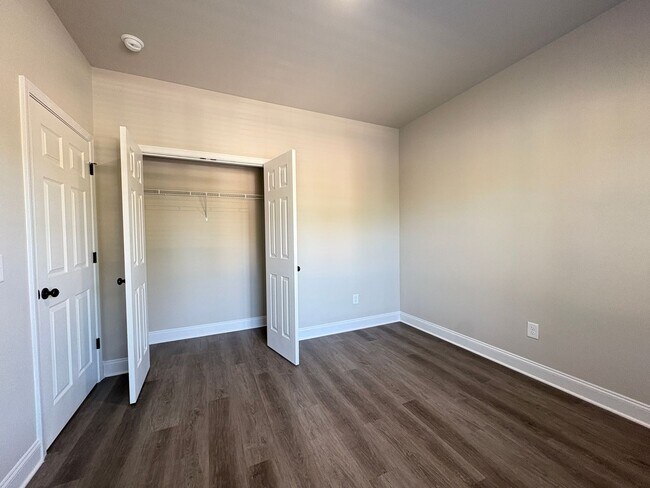 Building Photo - 1580MA/1584MA