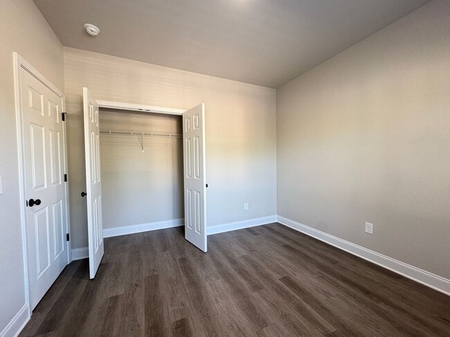 Building Photo - 2 Bedroom, 2 Bathroom Duplex in Winston-Salem!