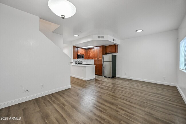Building Photo - 4608 W Maryland Ave