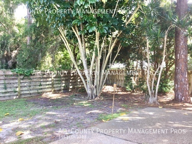 Building Photo - 856 32nd St