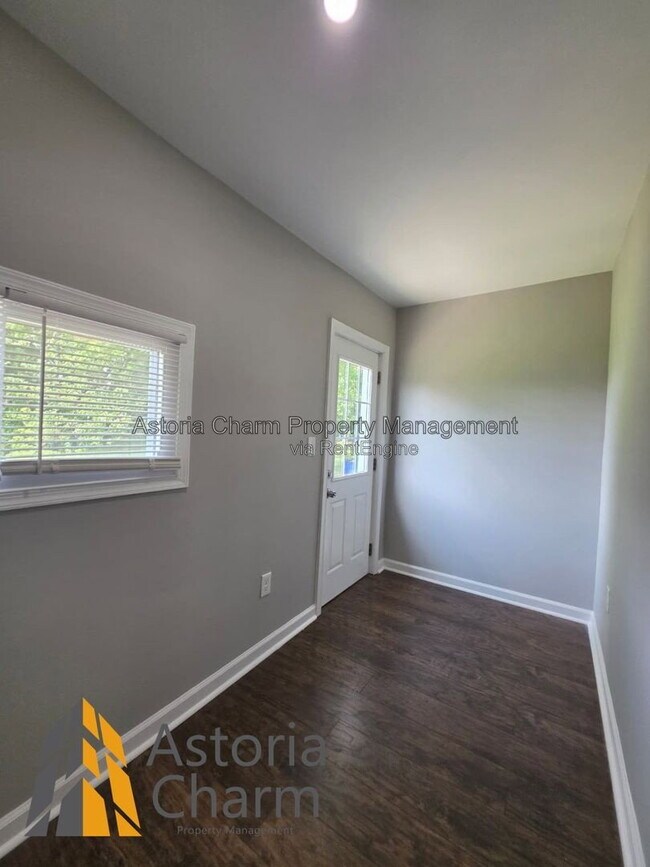 Building Photo - 3909 Fleetwood Ave