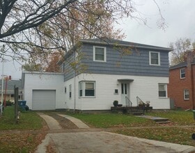 Building Photo - 110 S Oak St