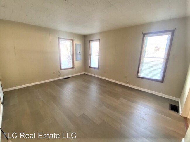 Building Photo - 3 br, 2 bath House - 439 N Washington St