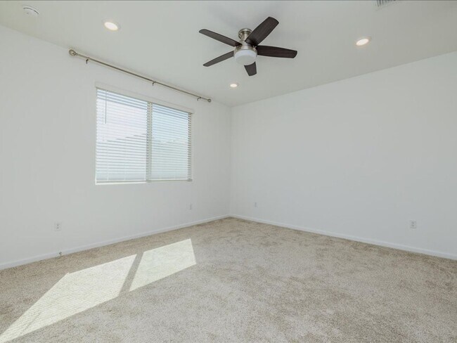 Building Photo - $500 OFF FIRST MONTHS FULL RENT!