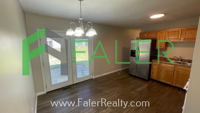 Building Photo - Beautiful 3 bedroom home with attached garage