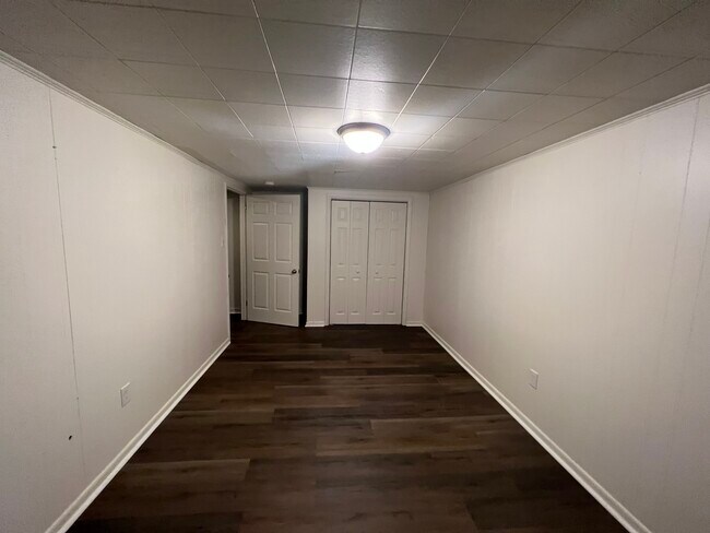 Building Photo - 10 George Cir