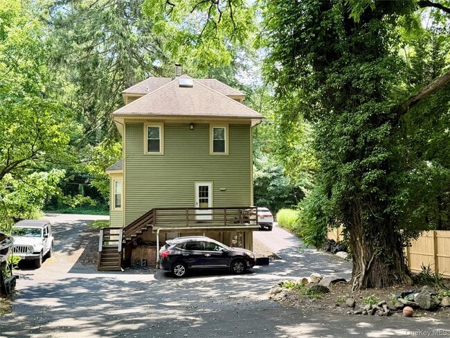 Building Photo - 149 Fort Salonga Rd