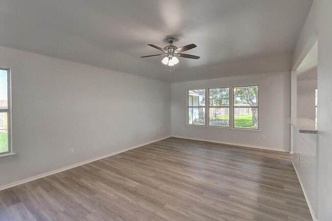 Building Photo - 7605 Cougar Dr