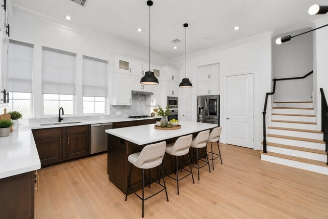 Building Photo - 4005 Woodshire Vlg Ests