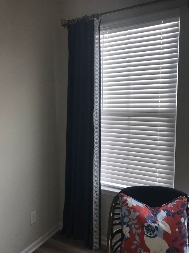 Building Photo - 319 Waybridge Way