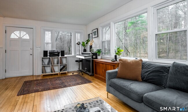 Building Photo - 474 US-7