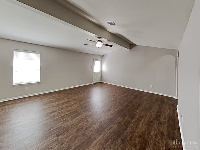 Building Photo - 2331 Oyster Bay Ave