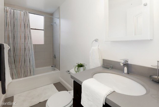 Building Photo - 601 Ofarrell St