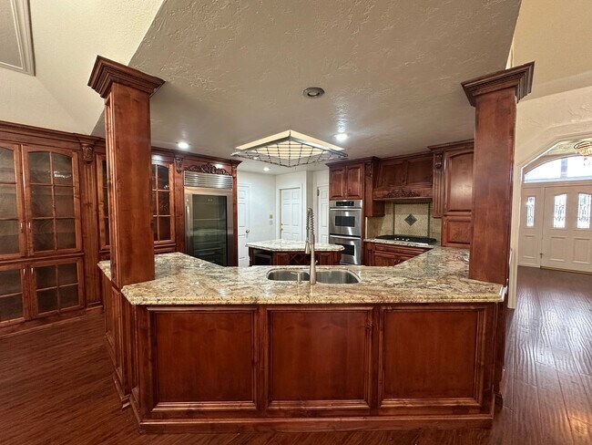 Building Photo - Entertainer delight rental home located in ''The Lakes'' subdivision coming soon!