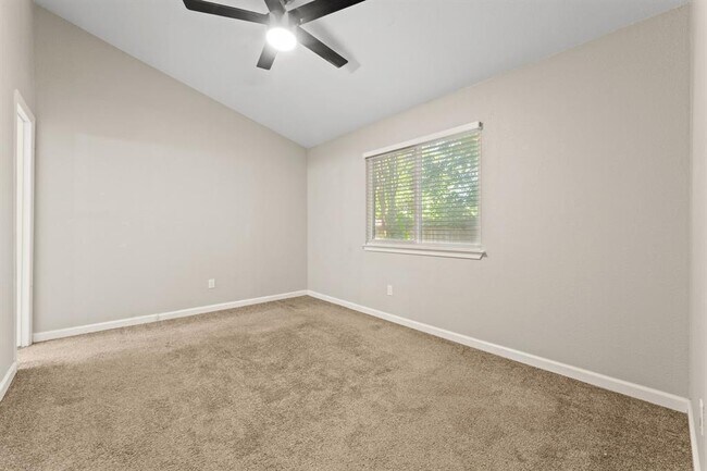 Building Photo - 2302 Fuzz Fairway